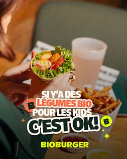 Salade fraîche avec légumes bio, accompagnée de frites. Restaurant burger kids friendly.