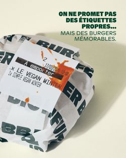 Burger vegan emballé avec étiquette datée, montrant un emballage marqué Bioburger à Versailles.