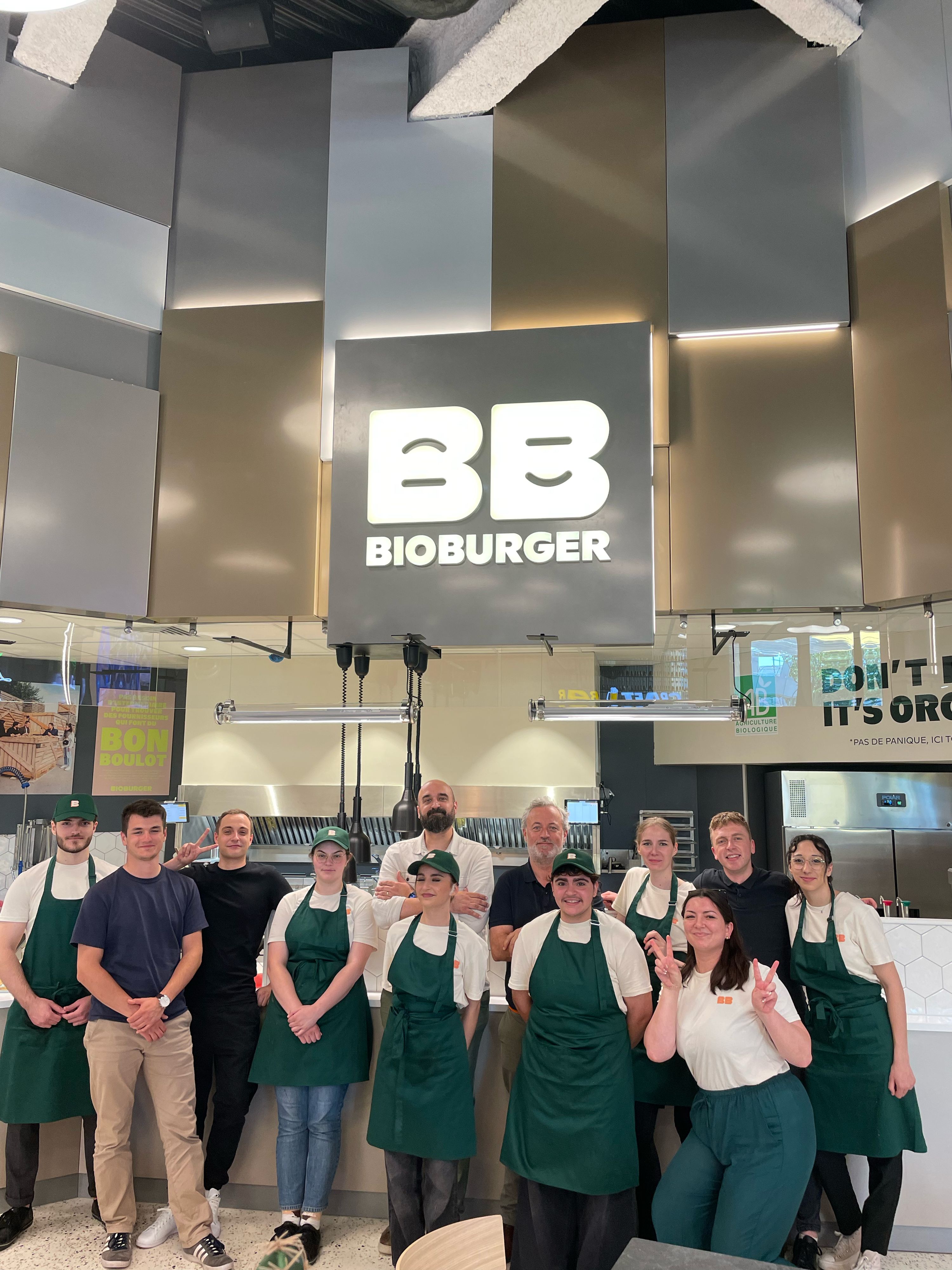 Équipe de Bioburger Nancy, spécialisée dans les burgers bio, vegan et végétariens.