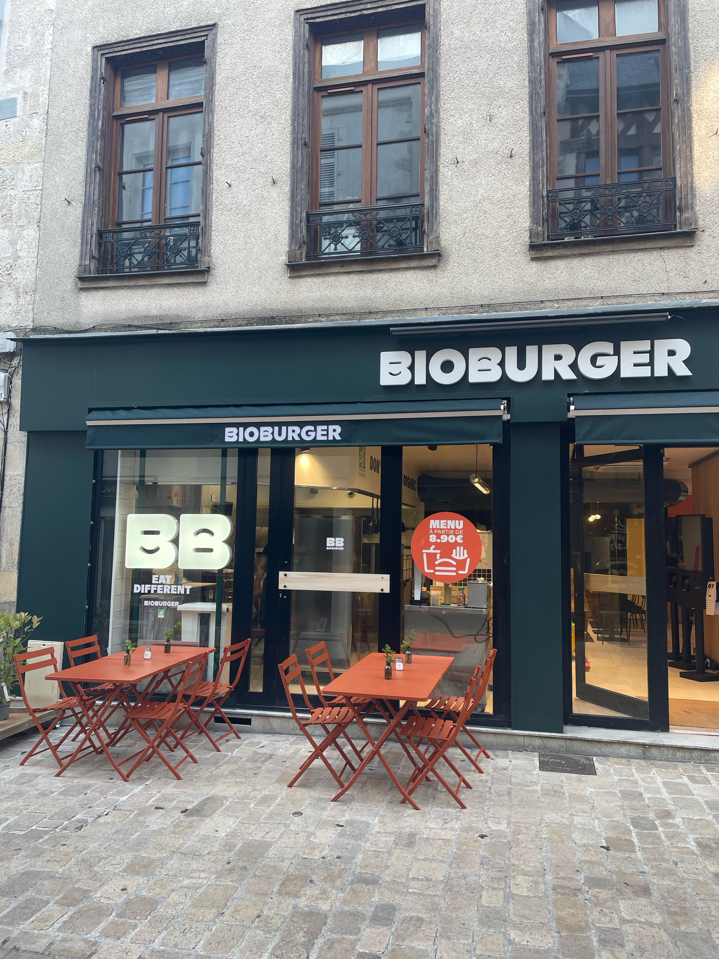 Restaurant Bioburger à Orléans, proposant des burgers bio, végétariens et vegans.