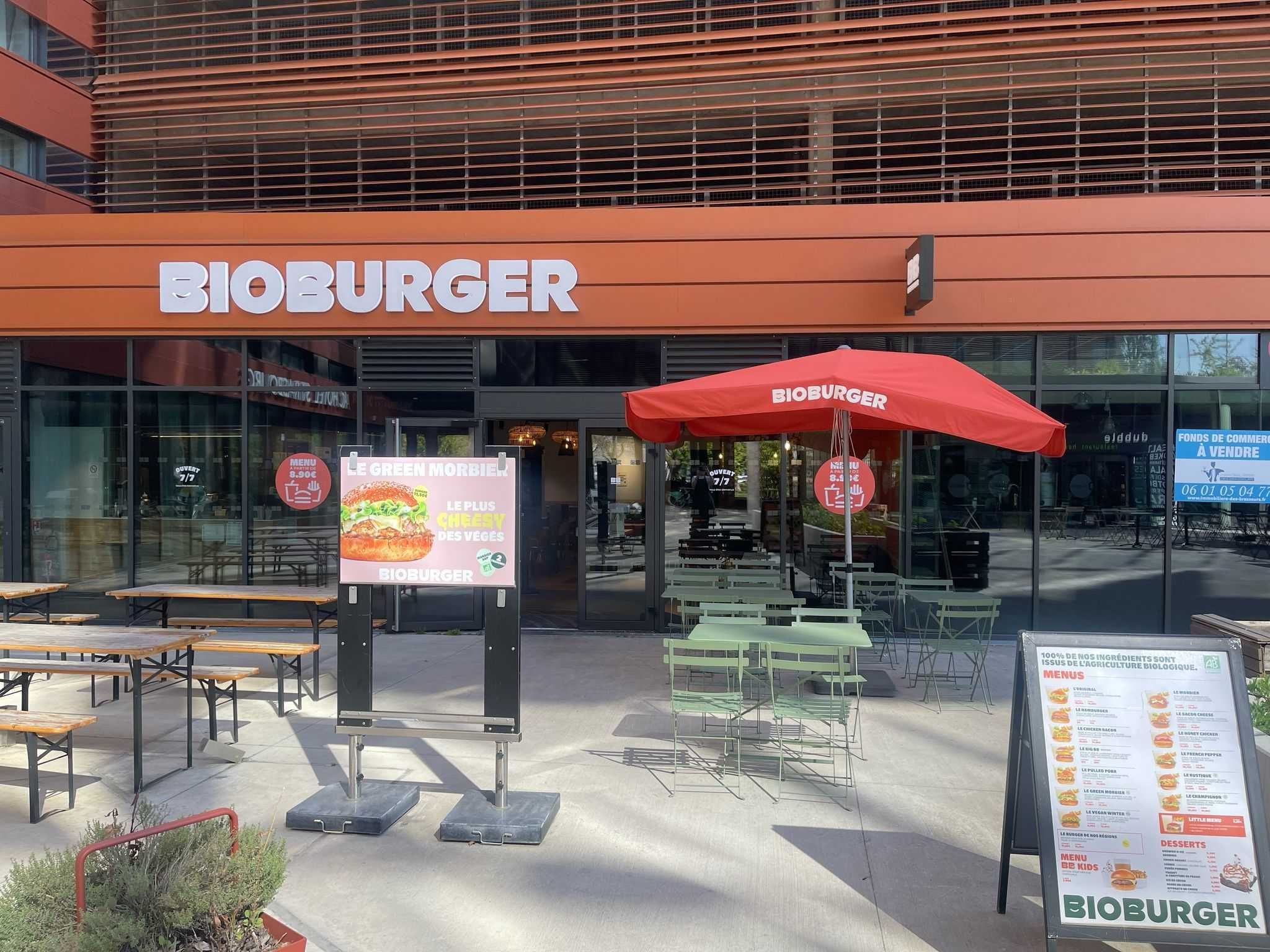 Entrée du restaurant Bioburger avec options bio, burger, vegan et végétarien.